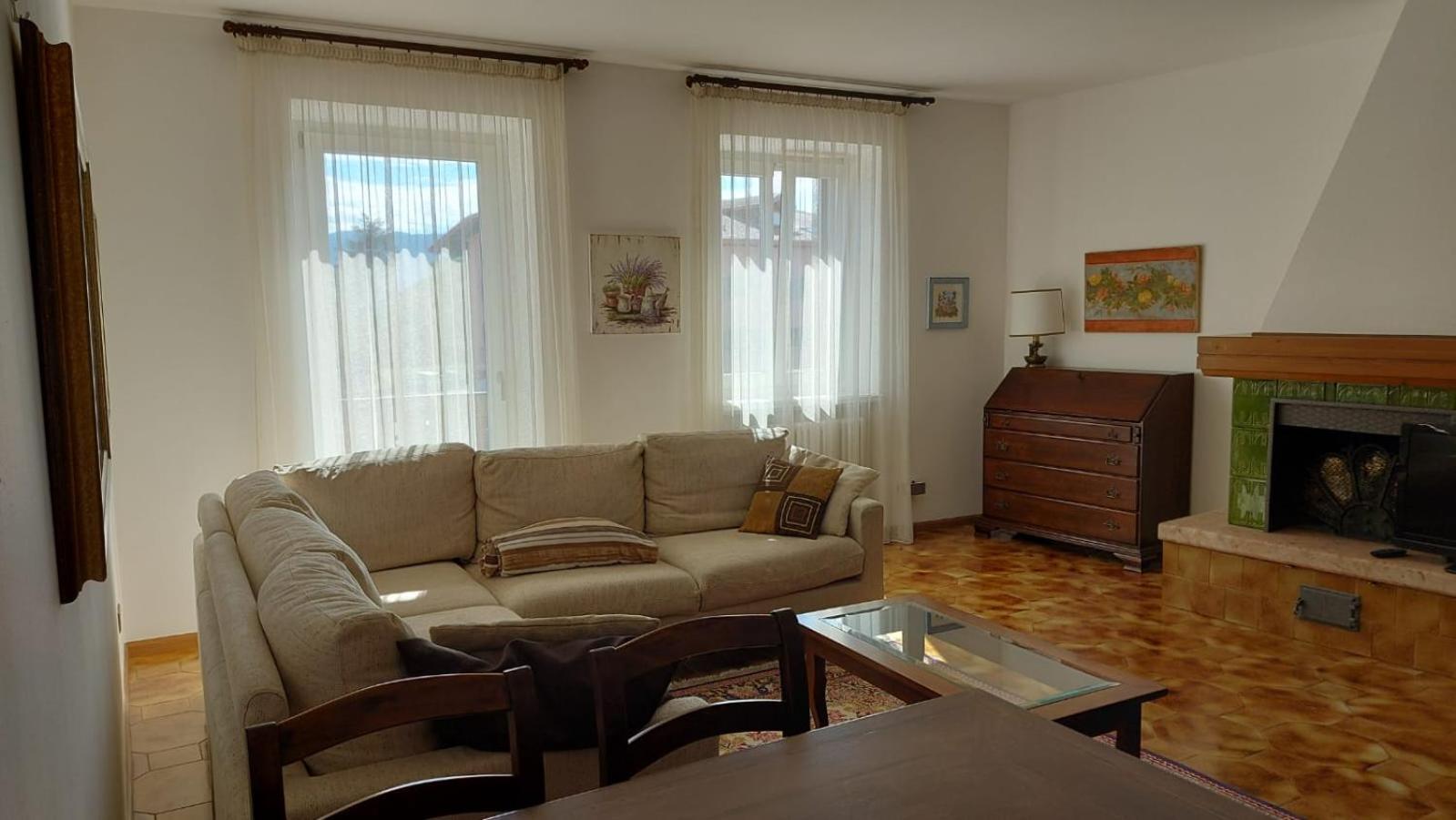 Casa Vacanze Paola Romeno Exterior photo